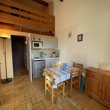 Ferienhaus Mezzanine Avec Jardinet Et Piscine A Saint-jean-de-monts, 4 Couchages - Fr-1-224c-71 *
