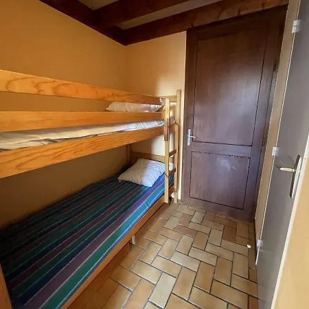 Mezzanine Avec Jardinet Et Piscine A Saint-jean-de-monts, 4 Couchages - Fr-1-224c-71 *