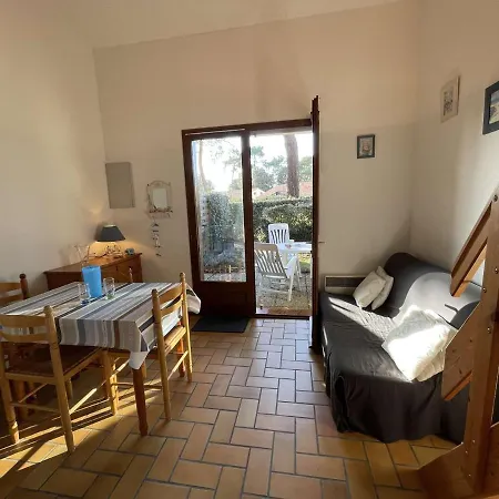 Holiday home Mezzanine Avec Jardinet Et Piscine A Saint-jean-de-monts, 4 Couchages - Fr-1-224c-71 Saint-Jean-de-Monts